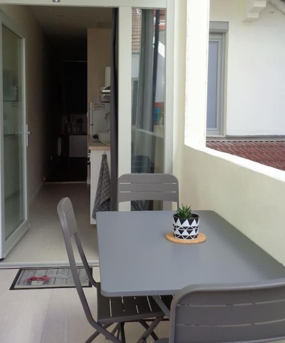 Appartement Hestia F1 Bis + Terrasse Hyper Centre Lons-le-Saunier Exterior photo